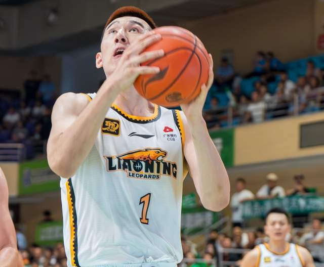 M6体育-辽篮大胜墨尔本老虎！3连胜勇夺四国赛冠军，付豪生日夜24分建功