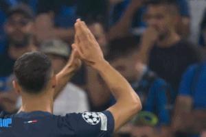 米乐M6-有情有义阿什拉夫进球不庆祝&amp;双手合十致歉 国米球迷鼓掌回应