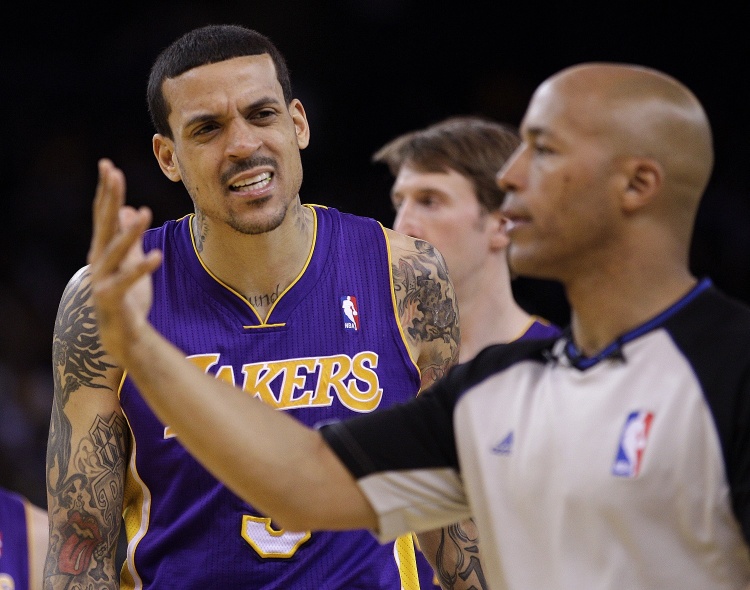 M6米乐-巴爷：NBA生涯一共被罚款60万美元 现在要养四个孩子有点悔不当初